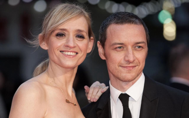 Man woman redcarpet blackwhite formal free wallpaper for desktop - medium preview image