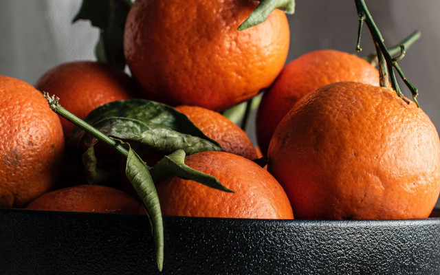 Bowl oranges leaves table gray free wallpaper for desktop - medium preview image