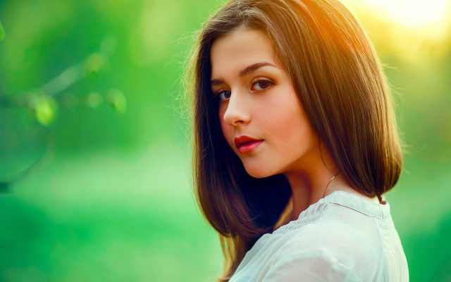 Elina karimova white shirt green free wallpaper for desktop - medium preview image