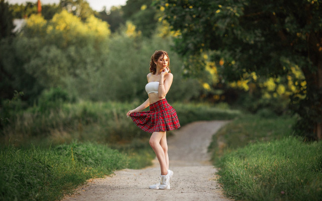 Woman red white dress cell free wallpaper for desktop - medium preview image