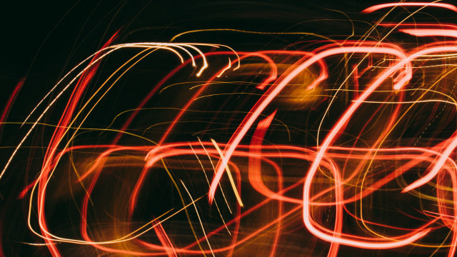 Blurry streetlight clocktower motionblur holography free wallpaper for desktop - medium preview image