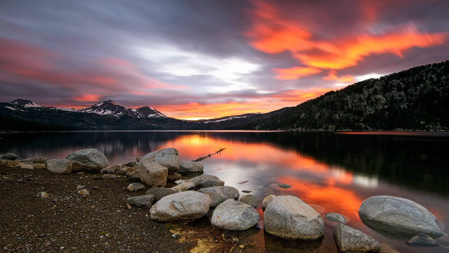 Sunset lake mountains rocks clouds free wallpaper for desktop - medium preview image
