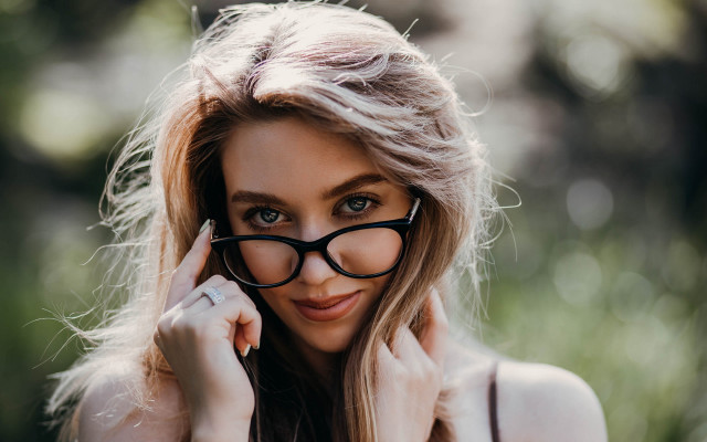 Eszter mattioni glasses brown dress free wallpaper for desktop - medium preview image