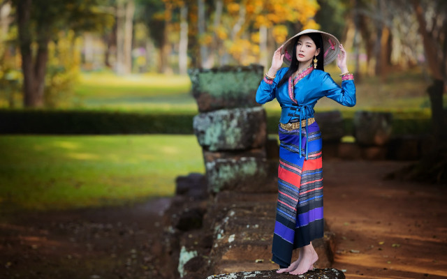 Woman colorful dress hat park free wallpaper for desktop - medium preview image