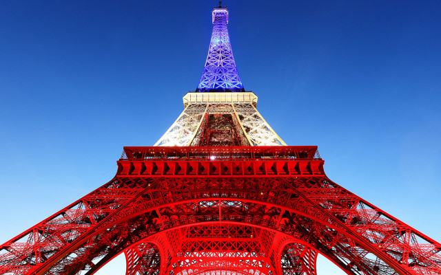 Eiffel tower lit red white free wallpaper for desktop - medium preview image