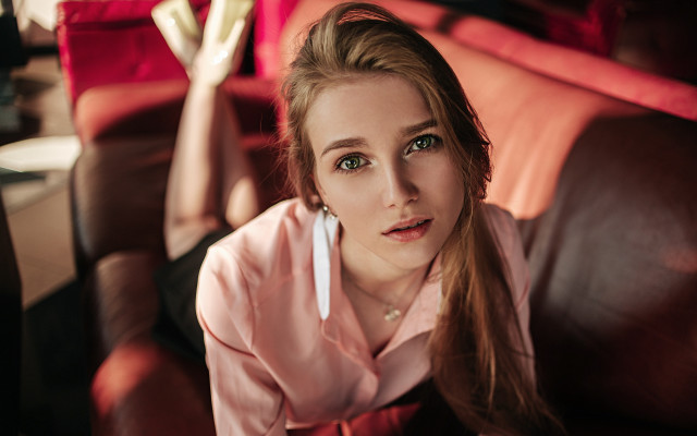 Woman couch brush green eyes free wallpaper for desktop - medium preview image