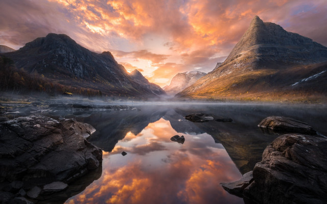 Mountain lake sunset rocks clouds free wallpaper for desktop - medium preview image