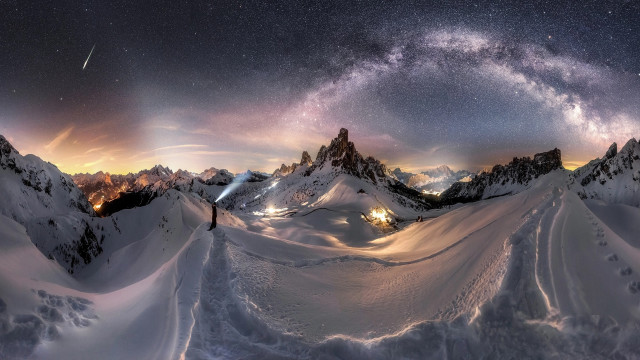Snowy slope night starry milky free wallpaper for desktop - medium preview image