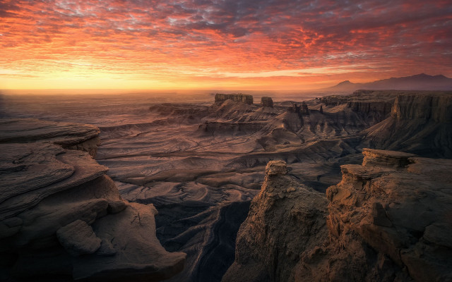 Sunset desert mountain red sky free wallpaper for desktop - medium preview image