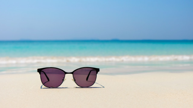 Sunglasses beach ocean sunny blue free wallpaper for desktop - medium preview image