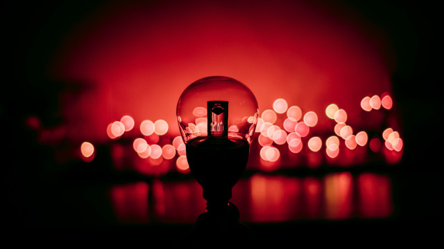Light bulb red light wall free wallpaper for desktop - medium preview image