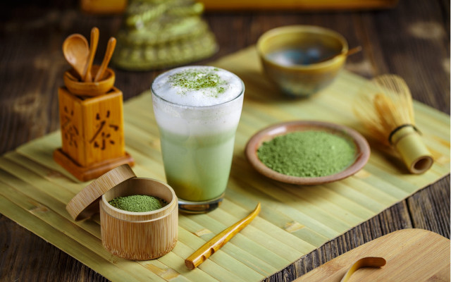 Green powder drink wooden spoon free wallpaper for desktop - medium preview image