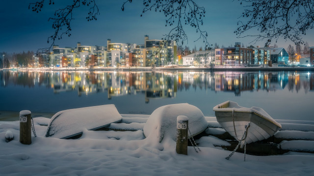 Snowy shore lake night cityscape free wallpaper for desktop - medium preview image