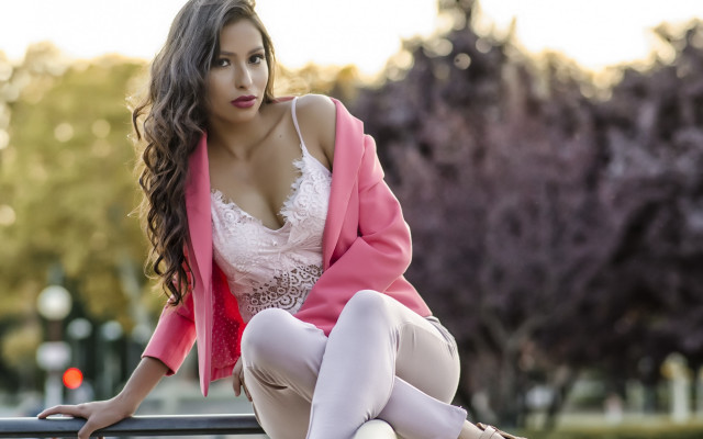 Woman pinkjacket whitetop park bokeh free wallpaper for desktop - medium preview image