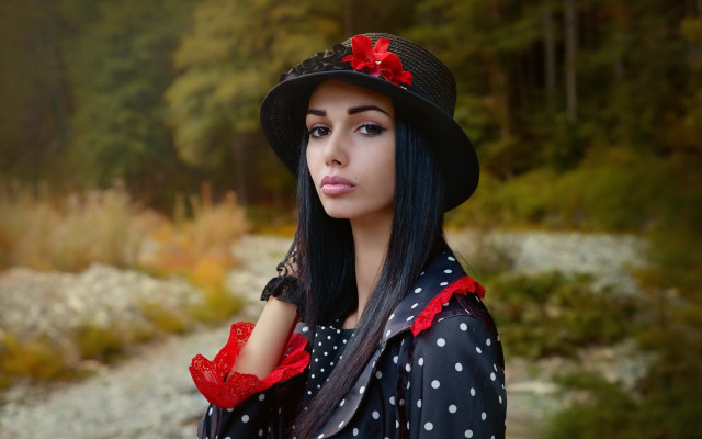 Woman blackhair polkadotdress hat redbows free wallpaper for desktop - medium preview image