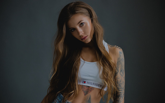 Aramenta dianthe vail tattoo blonde free wallpaper for desktop - medium preview image