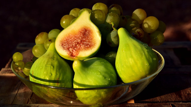 Bowl fruit grapes wooden table free wallpaper for desktop - medium preview image