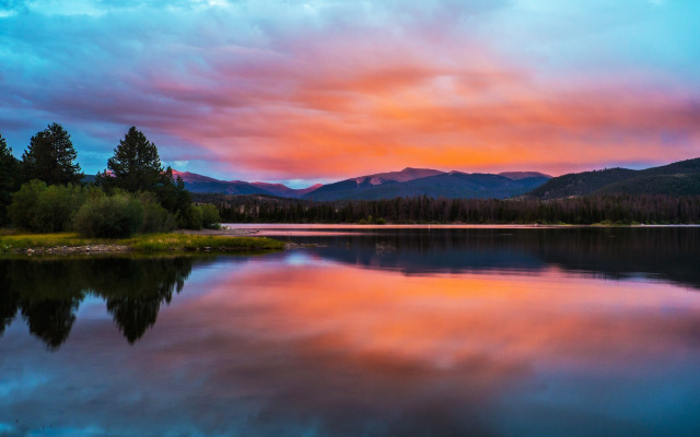 Lake mountain sunset pink blue #2 free wallpaper for desktop - medium preview image