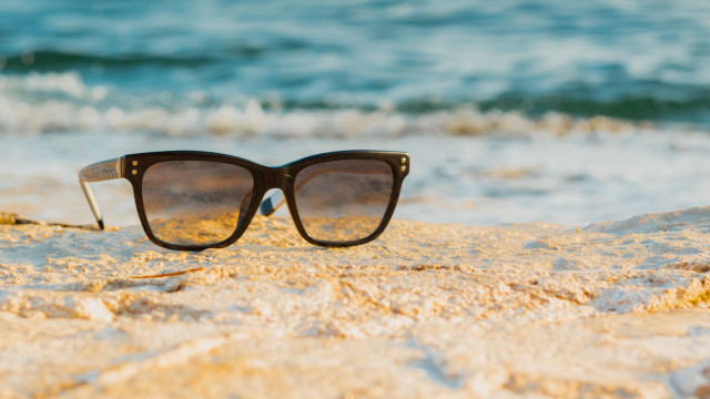 Sunglasses beach ocean sunny day #2 free wallpaper for desktop - medium preview image