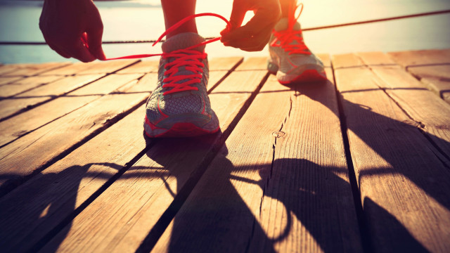 Athletic person shoelace deck ocean free wallpaper for desktop - medium preview image