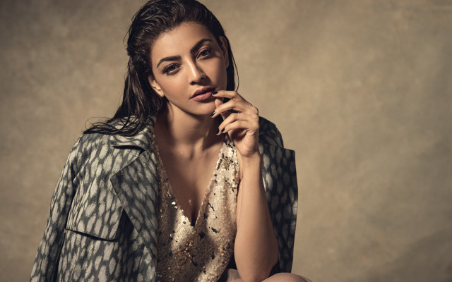 Woman sitting portrait serious fashion free wallpaper for desktop - medium preview image