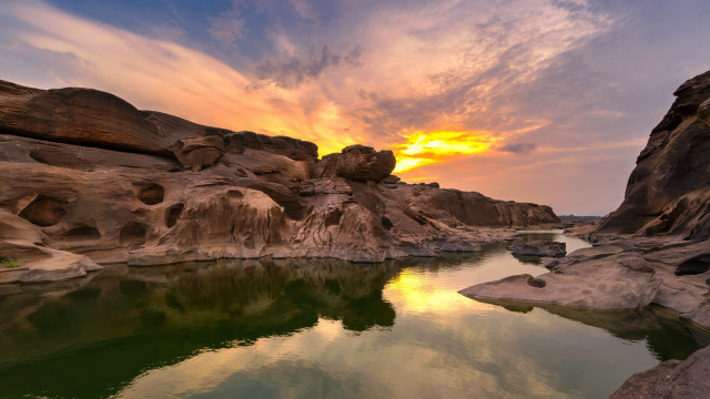 River rocks sunset clouds matte free wallpaper for desktop - medium preview image