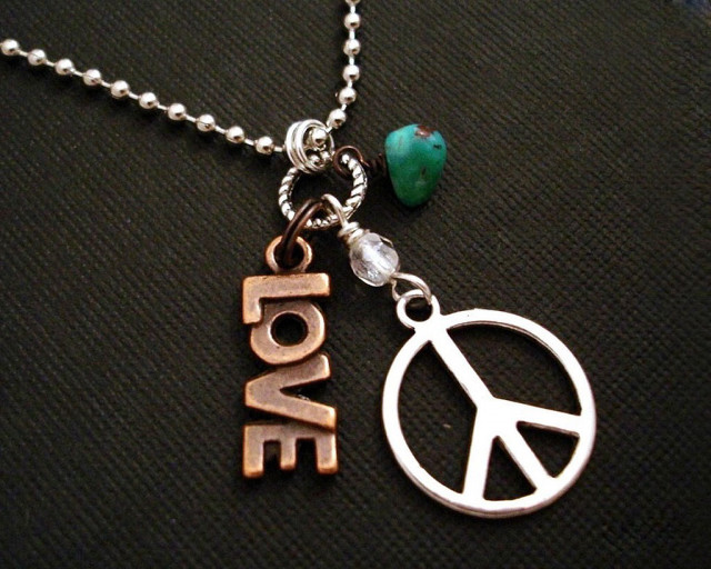 Peace sign green beads checkered free wallpaper for desktop - medium preview image