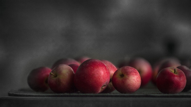 Apples table stilllife food photography free wallpaper for desktop - medium preview image