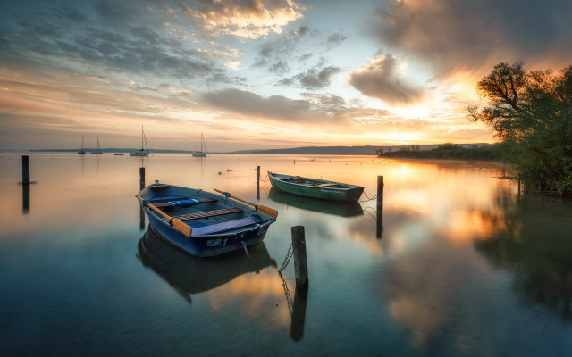 Boats dock sunset mountains water free wallpaper for desktop - medium preview image