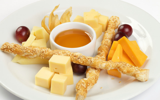 Cheese crackers grapes bread dipping free wallpaper for desktop - medium preview image