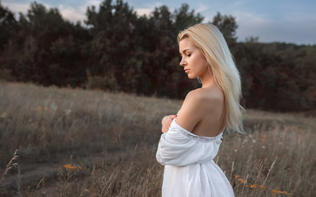 Woman white dress field autumn free wallpaper for desktop - medium preview image