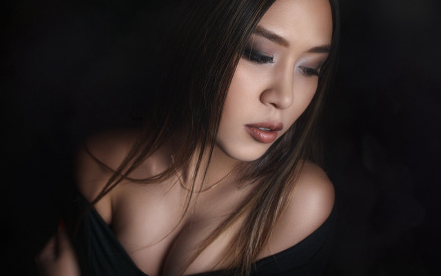 Woman blackdress blowinghair portrait jewelry free wallpaper for desktop - medium preview image