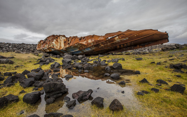 Rusted boat grass field puddle free wallpaper for desktop - medium preview image