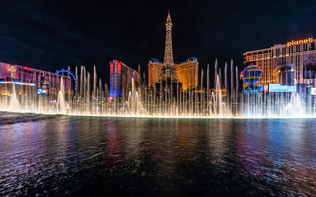 Cherry fountain city night holography free wallpaper for desktop - medium preview image