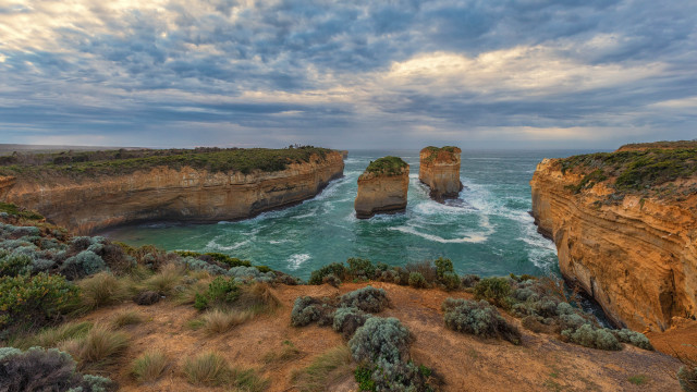 Rocky cliff water landscape australian free wallpaper for desktop - medium preview image