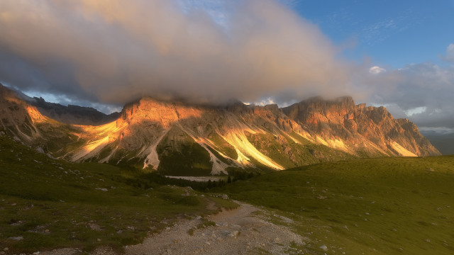 Mountain trail cloudy sky dusk free wallpaper for desktop - medium preview image
