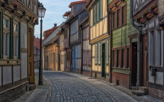 Cobblestone street lamppost buildings florence free wallpaper for desktop - medium preview image