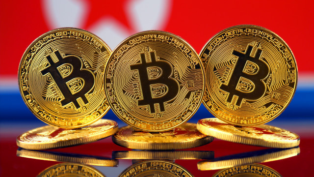 Gold bitcoins futurism flag clock free wallpaper for desktop - medium preview image