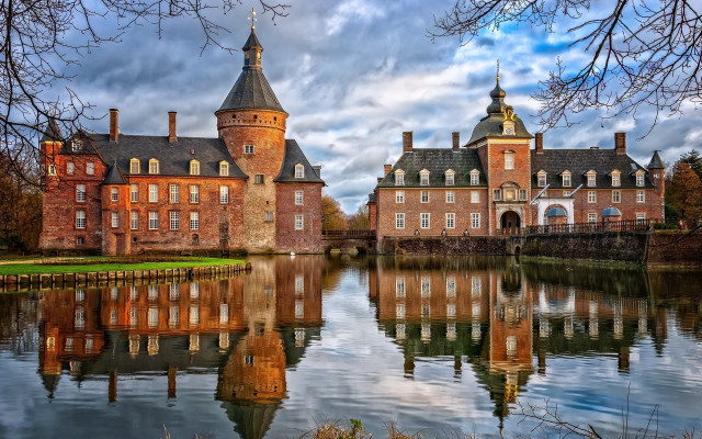Castle pond clouds heidelberg flemish free wallpaper for desktop - medium preview image