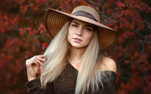 Blonde woman hat autumn leaves free wallpaper for desktop - medium preview image