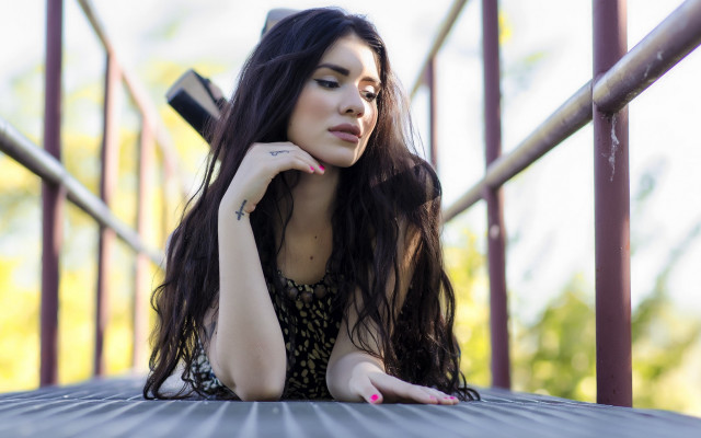 Woman sitting bench tattoo fashion free wallpaper for desktop - medium preview image