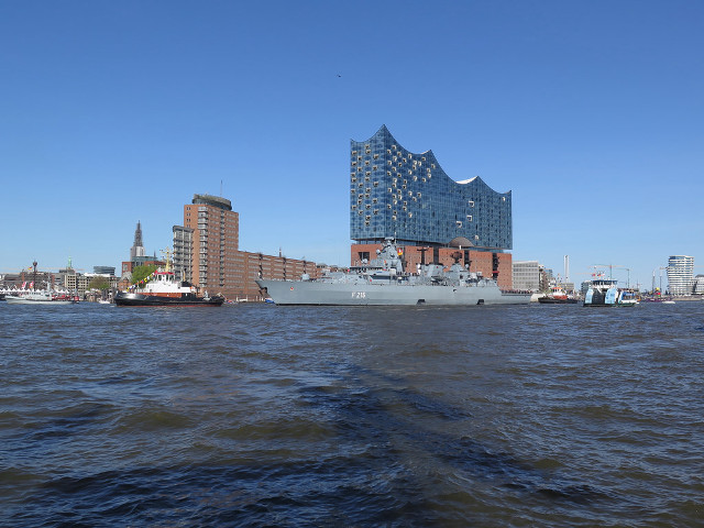 Large ship city tall buildings free wallpaper for desktop - medium preview image