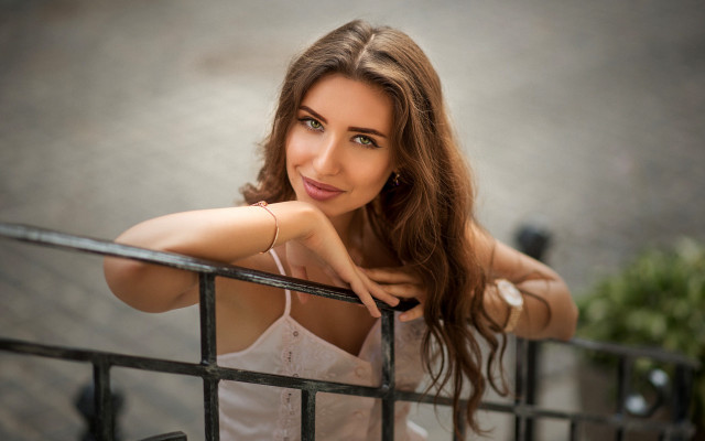 Woman smiling portrait elina karimova free wallpaper for desktop - medium preview image