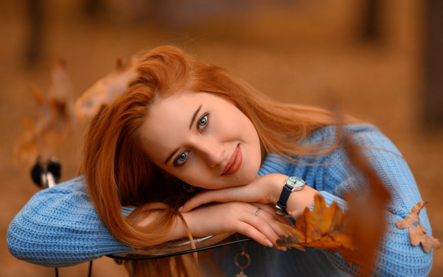 Redhair woman leaning car posing free wallpaper for desktop - medium preview image