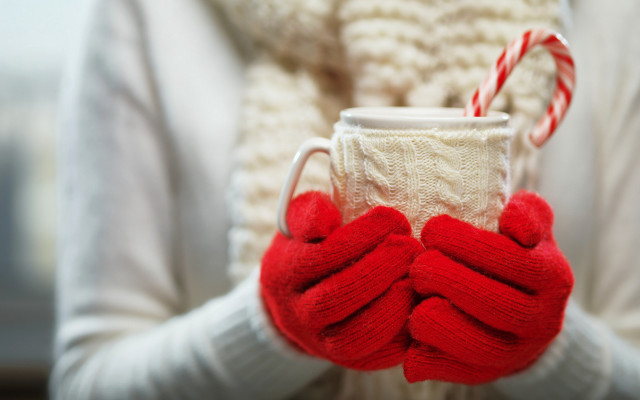 Dorothy coke winter candycane mug free wallpaper for desktop - medium preview image