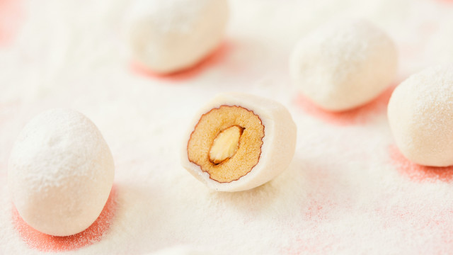 White balls powdered sugar half free wallpaper for desktop - medium preview image