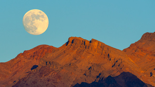 Full moon mountain desert night #3 free wallpaper for desktop - medium preview image