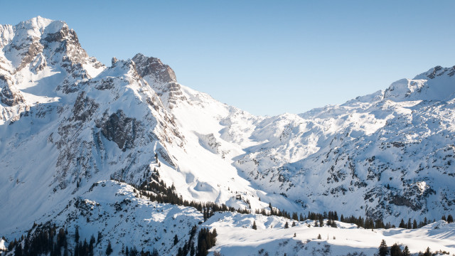 Snowy mountain range blue sky #18 free wallpaper for desktop - medium preview image