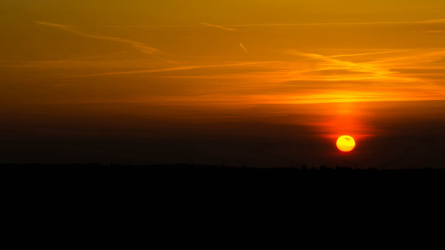 Sunset plane clouds horse mountain free wallpaper for desktop - medium preview image