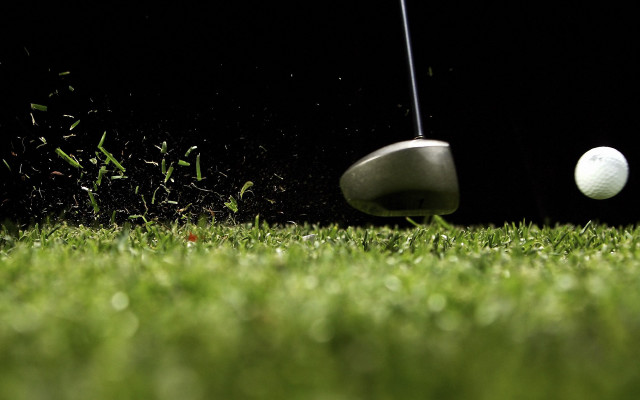 Golf ball club grass dark free wallpaper for desktop - medium preview image